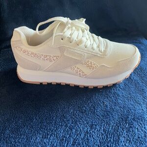 Reebok Women Classic Leather Low top White/Leopard size 8